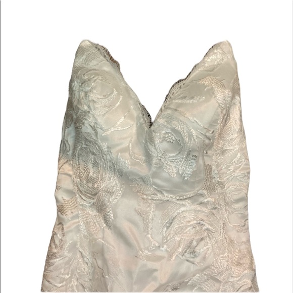 NWOT Wedding Dress. So beautiful Never worn. Size 8. - Picture 7 of 7